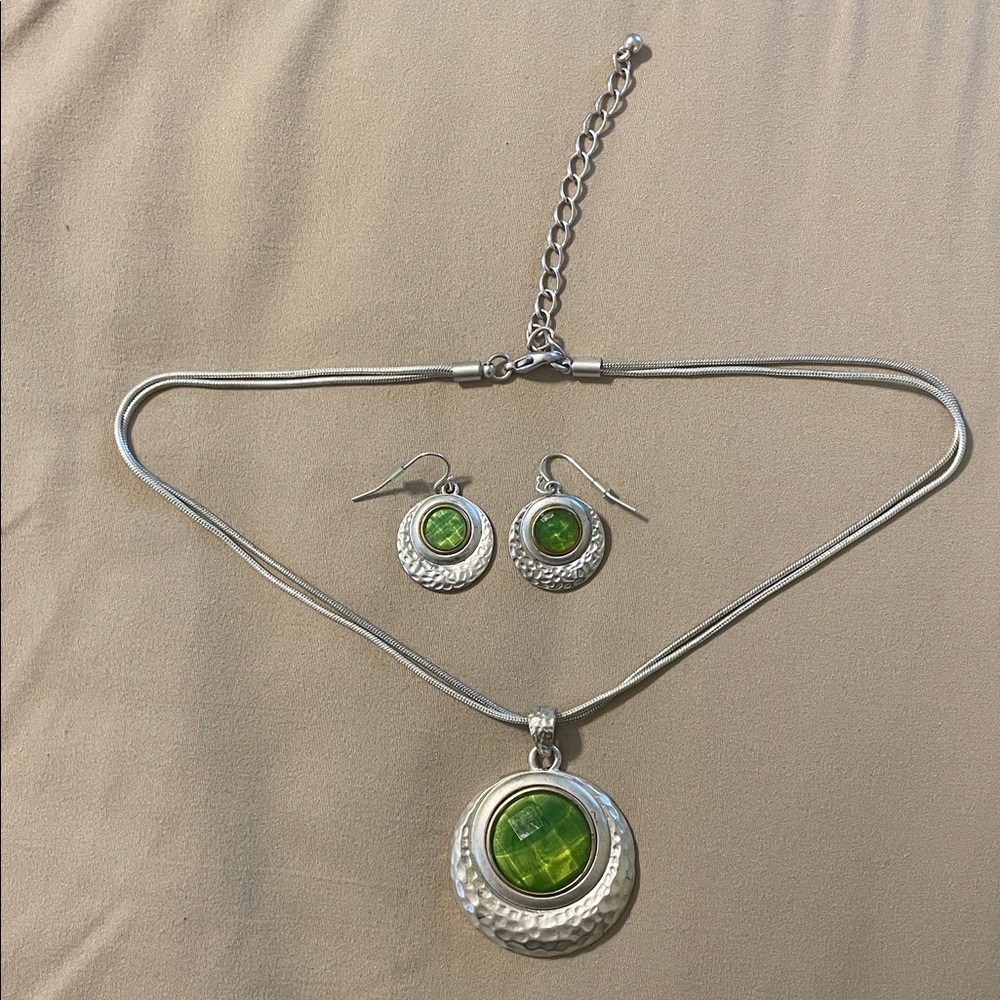 Elegant Silver and Green Jewelry Set
